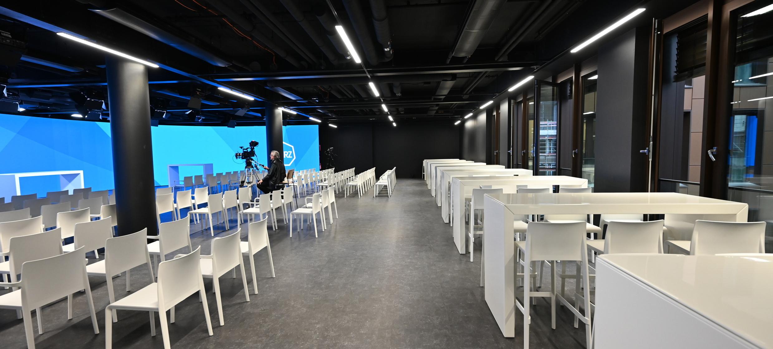 Day Sparks von Beste in Frankfurt, Evening Sparks von M Heute: Geschäftliche Erkenntnisse für Praktiker